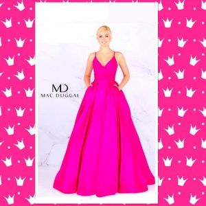 New, Never worn, Mac Duggal, Size 4 💖